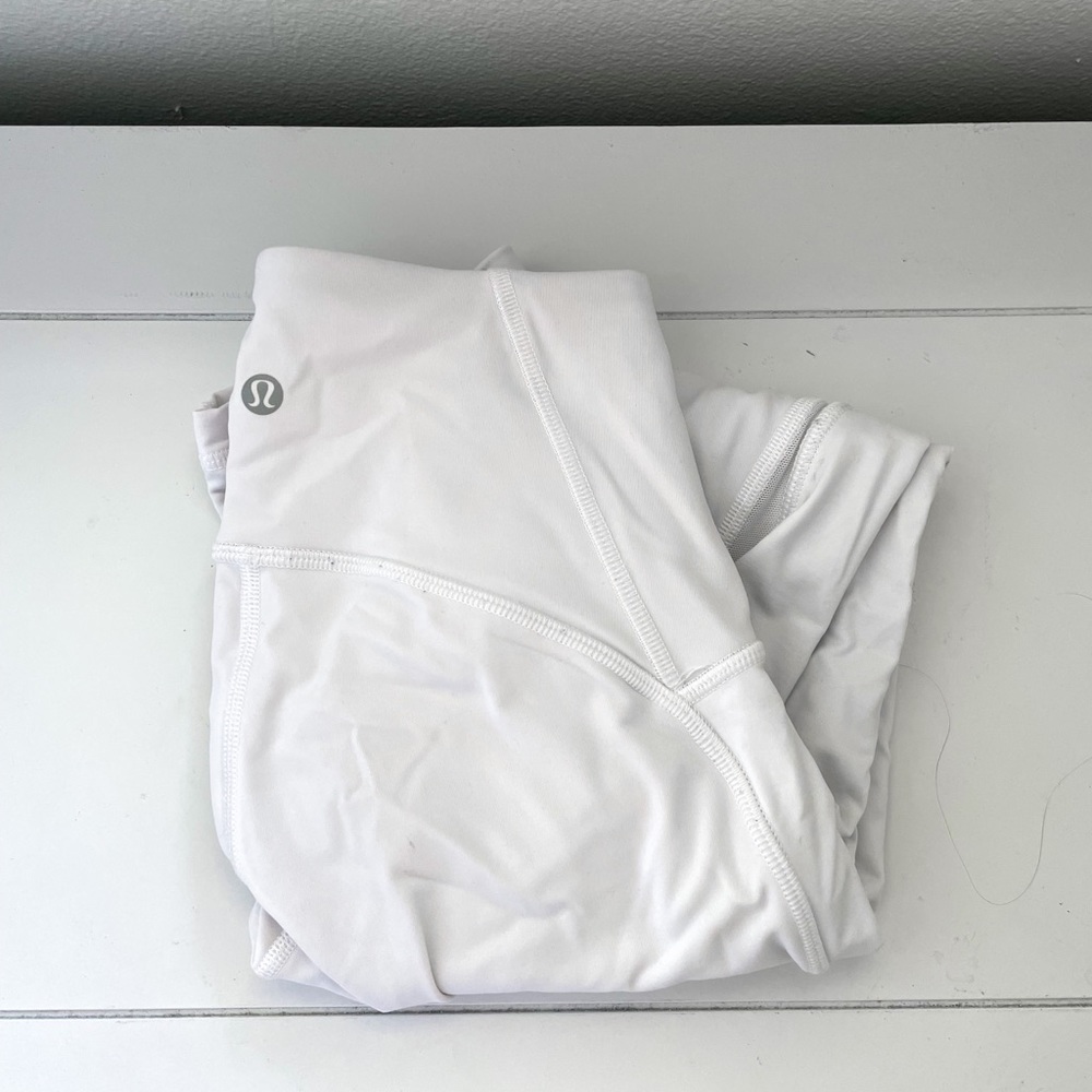 White lululemon high rise pant 25”